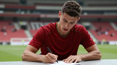 Doncaster Rovers' Molyneux Moves to Salford City